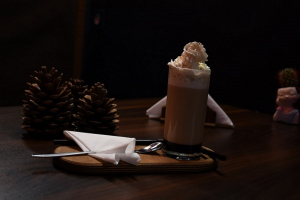 عکس با کیفیت قهوه سرو شده